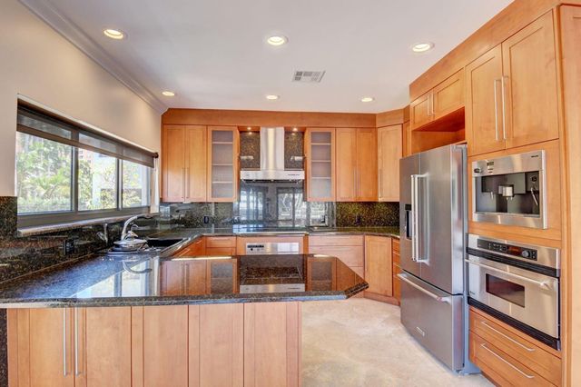 1121 Bel Air Drive 4, Highland Beach, FL 33487