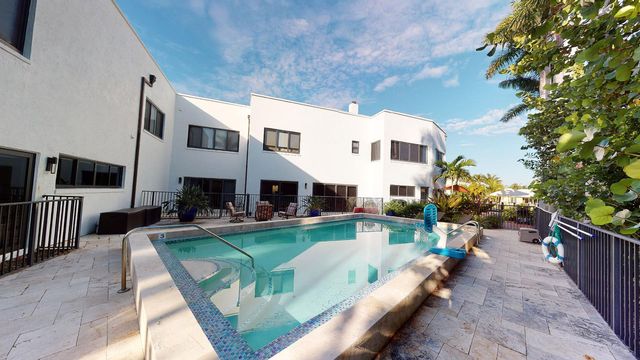 1121 Bel Air Drive 4, Highland Beach, FL 33487