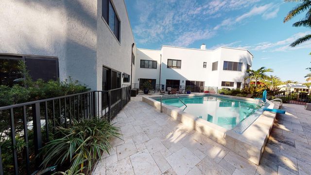 1121 Bel Air Drive 4, Highland Beach, FL 33487