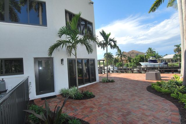 1121 Bel Air Drive 4, Highland Beach, FL 33487