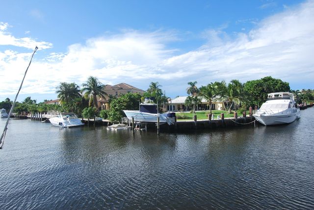 1121 Bel Air Drive 4, Highland Beach, FL 33487