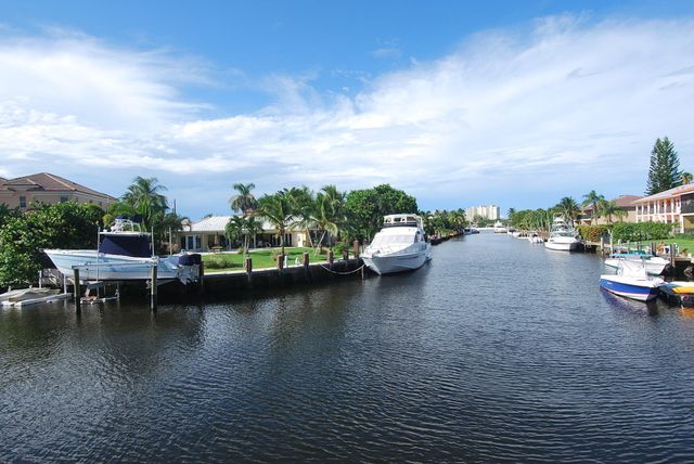 1121 Bel Air Drive 4, Highland Beach, FL 33487