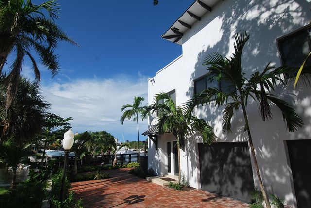 1121 Bel Air Drive 4, Highland Beach, FL 33487