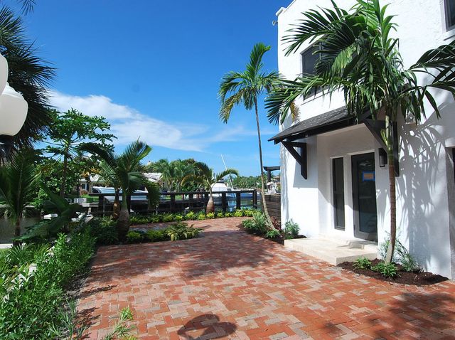 1121 Bel Air Drive 4, Highland Beach, FL 33487