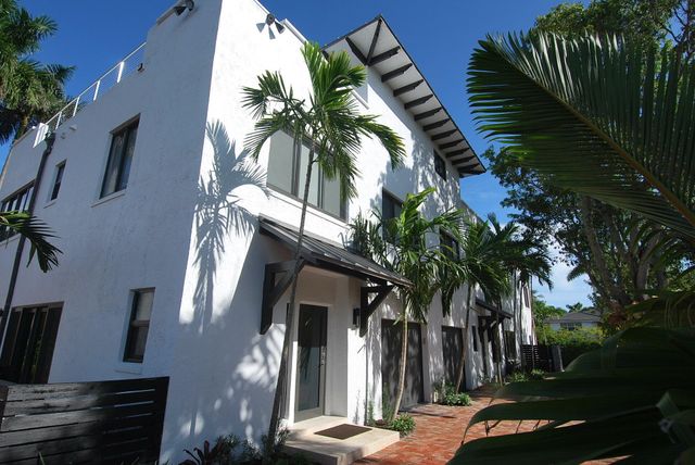 1121 Bel Air Drive 4, Highland Beach, FL 33487