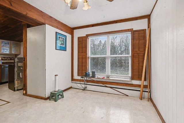 7651 S Avenue W, Texas Twp, MI 49087