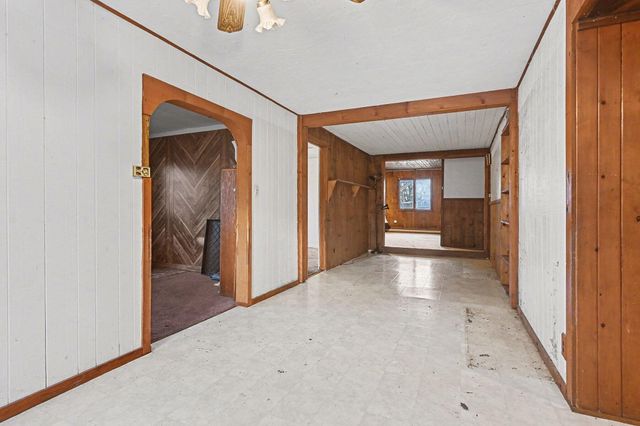 7651 S Avenue W, Texas Twp, MI 49087