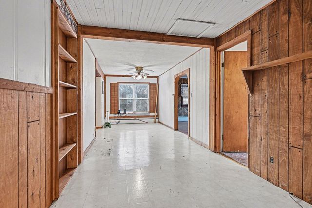 7651 S Avenue W, Texas Twp, MI 49087