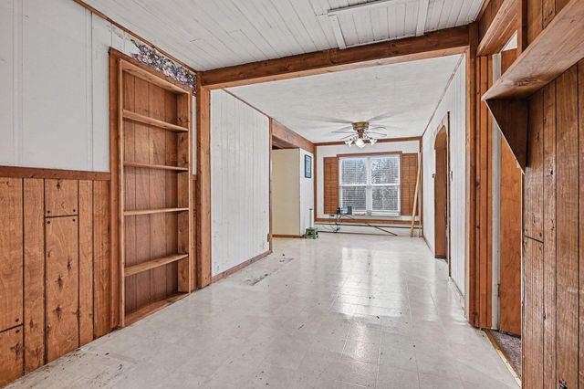 7651 S Avenue W, Texas Twp, MI 49087