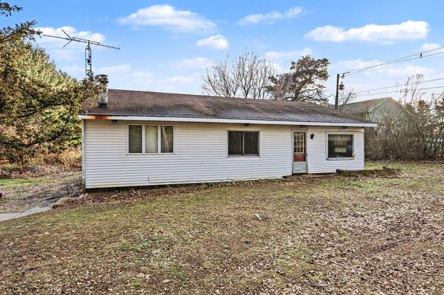 7651 S Avenue W, Texas Twp, MI 49087