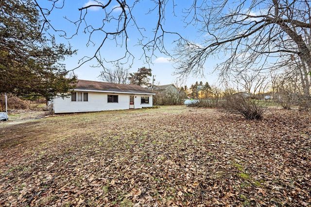 7651 S Avenue W, Texas Twp, MI 49087