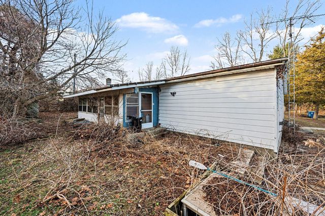 7651 S Avenue W, Texas Twp, MI 49087