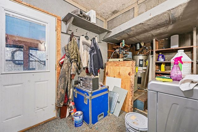 7651 S Avenue W, Texas Twp, MI 49087