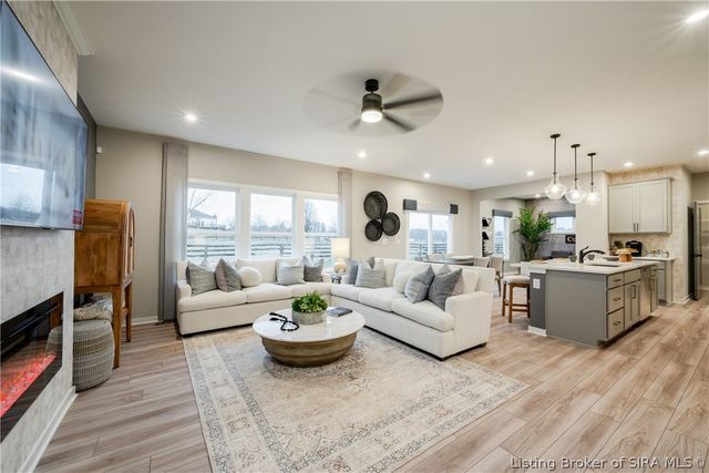 103 Patriot Loop, Sellersburg, IN 47172