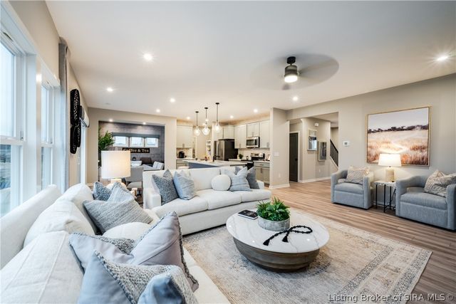 103 Patriot Loop, Sellersburg, IN 47172