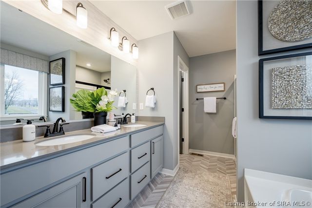 103 Patriot Loop, Sellersburg, IN 47172