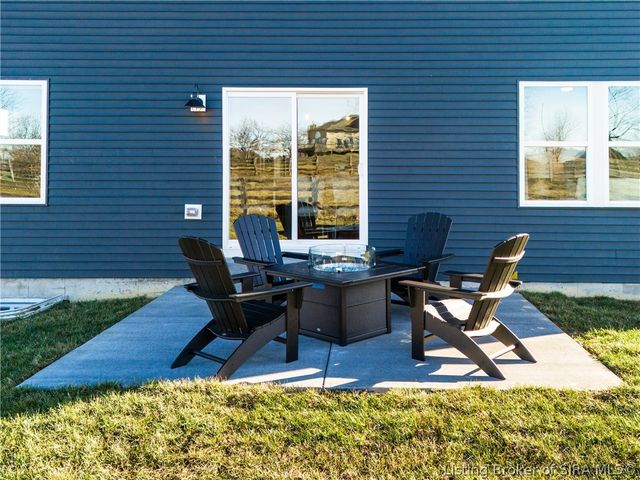 103 Patriot Loop, Sellersburg, IN 47172