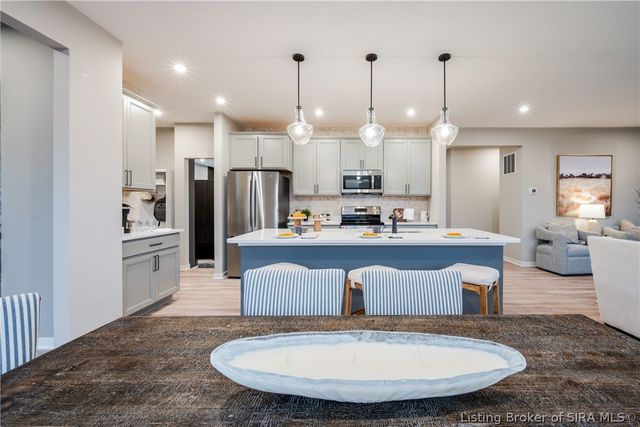 103 Patriot Loop, Sellersburg, IN 47172