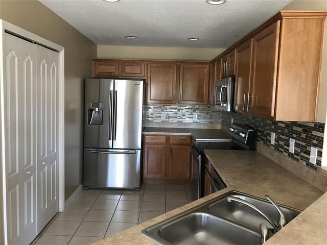 4020 PEMBERLY PINES CIRCLE, St Cloud, FL 34769