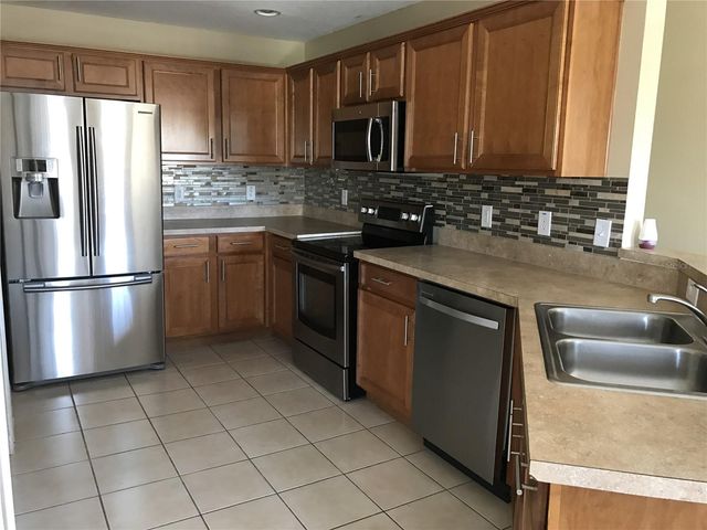 4020 PEMBERLY PINES CIRCLE, St Cloud, FL 34769