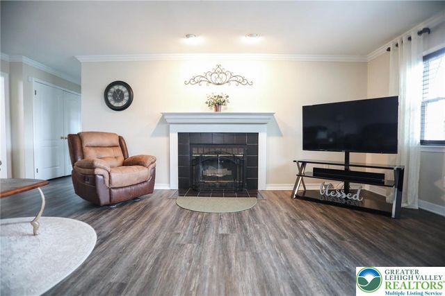 4994 Meadow Lane, Lower Macungie Twp, PA 18062