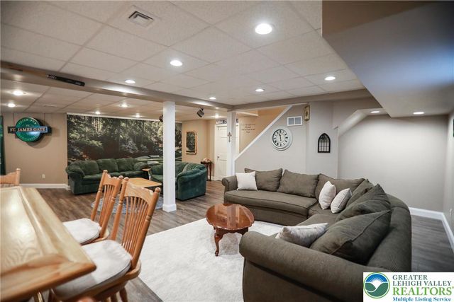 4994 Meadow Lane, Lower Macungie Twp, PA 18062