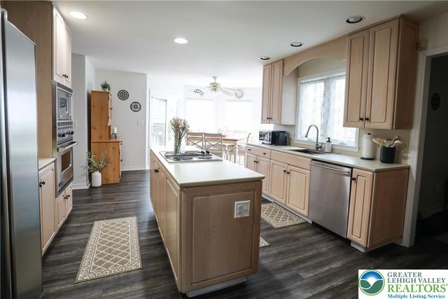 4994 Meadow Lane, Lower Macungie Twp, PA 18062