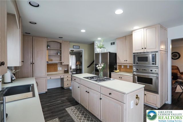 4994 Meadow Lane, Lower Macungie Twp, PA 18062