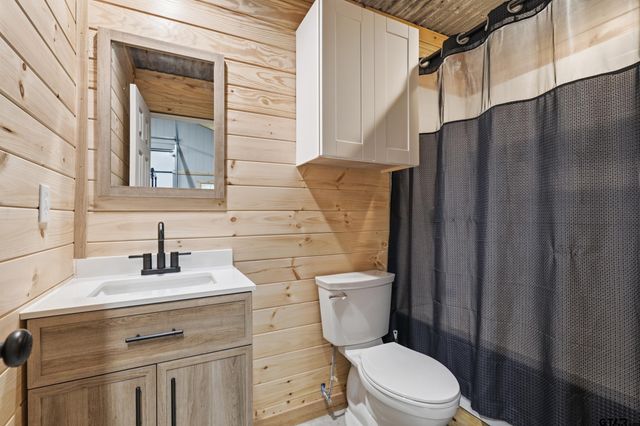 429 Wildwood Trl, Mt Vernon, TX 75457