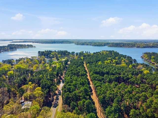 429 Wildwood Trl, Mt Vernon, TX 75457