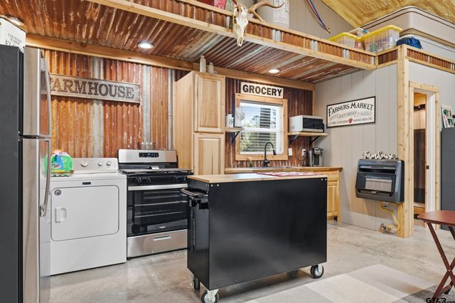 429 Wildwood Trl, Mt Vernon, TX 75457