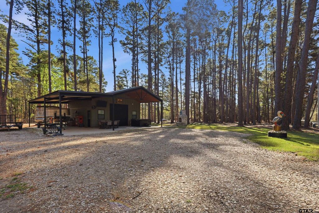 429 Wildwood Trl, Mt Vernon, TX 75457