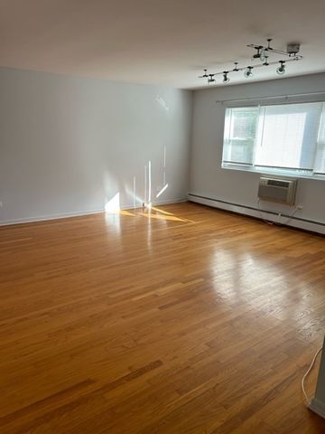 711 Austin Street 303, Evanston, IL 60202