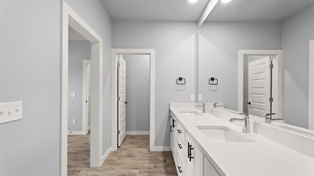 520 Kearny Lane, Yukon, OK 73099