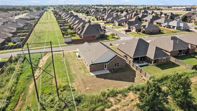 520 Kearny Lane, Yukon, OK 73099