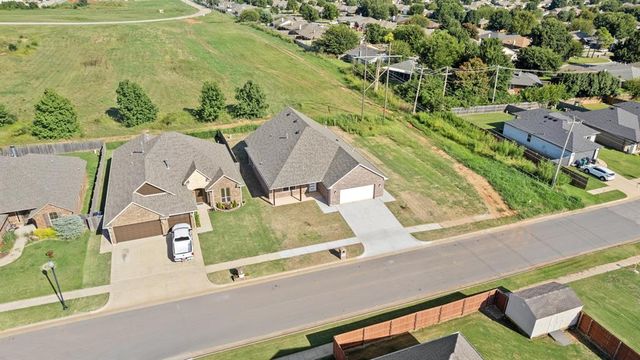 520 Kearny Lane, Yukon, OK 73099