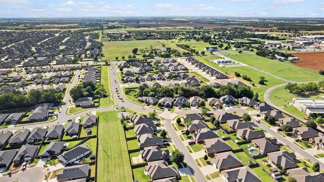 520 Kearny Lane, Yukon, OK 73099