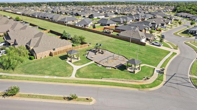 520 Kearny Lane, Yukon, OK 73099