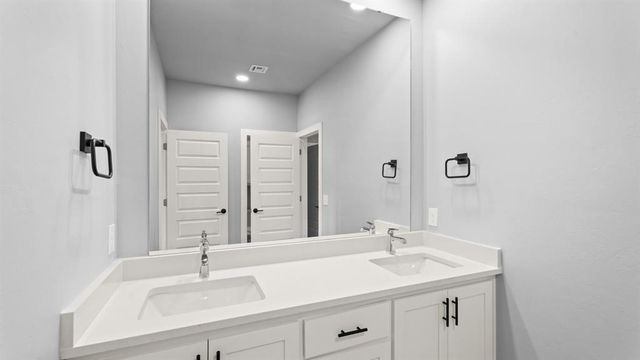 520 Kearny Lane, Yukon, OK 73099