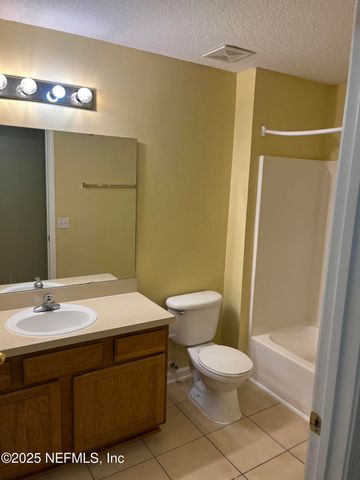 3670 KIRKPATRICK Circle 14, Jacksonville, FL 32210