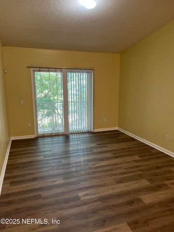 3670 KIRKPATRICK Circle 14, Jacksonville, FL 32210
