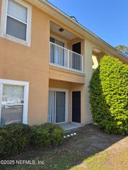 3670 KIRKPATRICK Circle 14, Jacksonville, FL 32210