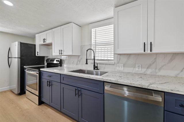 2118 Webster 3, Houston, TX 77003