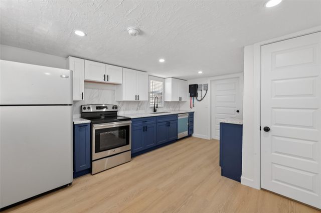2118 Webster 3, Houston, TX 77003