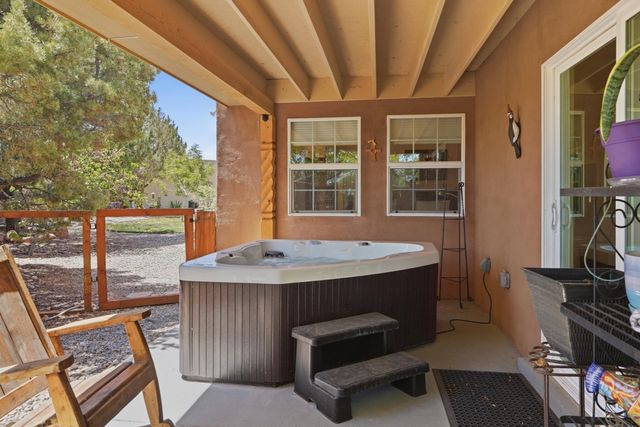 5902 Azuelo Avenue NW, Albuquerque, NM 87120