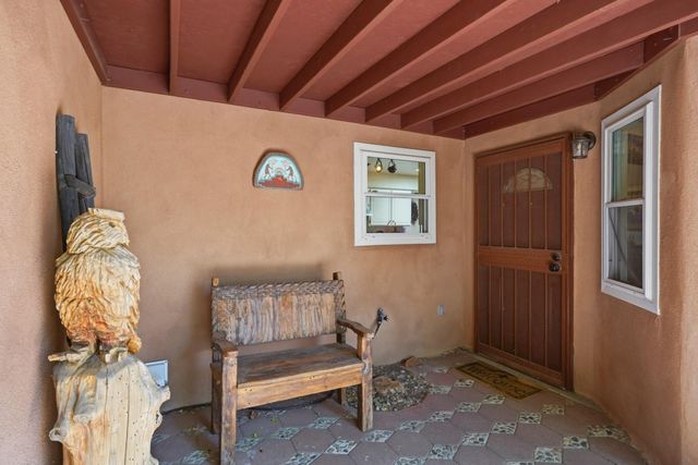 5902 Azuelo Avenue NW, Albuquerque, NM 87120