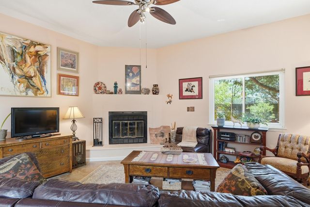 5902 Azuelo Avenue NW, Albuquerque, NM 87120