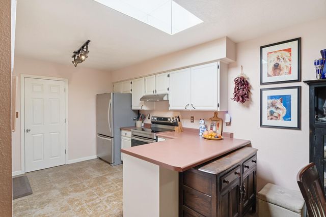 5902 Azuelo Avenue NW, Albuquerque, NM 87120