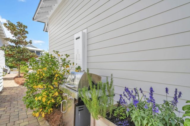 305 Flatwoods Forest Loop, Santa Rosa Beach, FL 32459