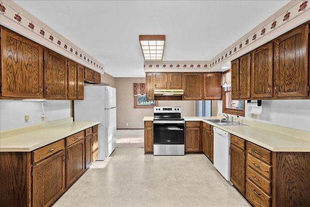 120 W 20TH STREET, Neillsville, WI 54456